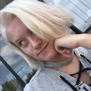 Meet your Posher, Alexis